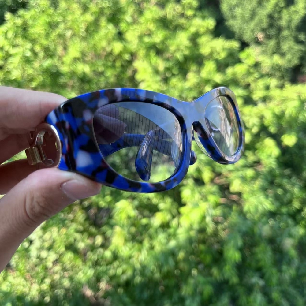 GUCCI Sunglasses - Picture 8 of 8